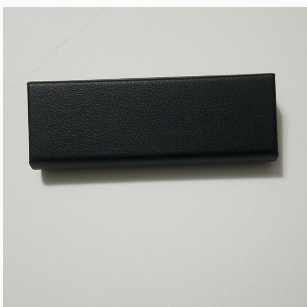 NEW! Burberry Authentic hard glasses case - Picture 3 of 6